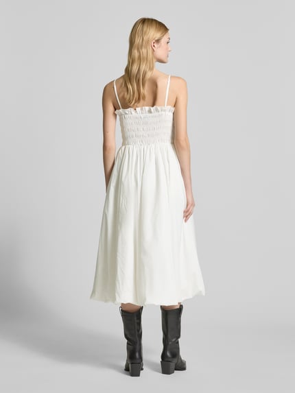 Amy Lynn Knielanges Cocktailkleid mit Smok-Details Modell 'Polly' Weiss 5