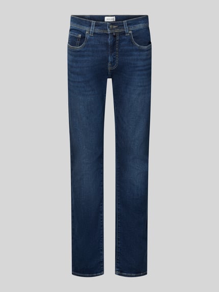 Produktfoto, Regular Fit Jeans im 5-Pocket-Design Modell 'Lyon' von Pierre Cardin, dunkelblaue Farbe, elastischer Baumwoll-Mix mit Lyocell-Anteil, sichtbarer Knopf- und Reißverschluss, strukturierte Denim-Oberfläche, Bundweite 41 cm, Innenbeinlänge 79 cm