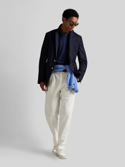 Männermodel draagt Regular fit shirt met lange mouwen van puur katoen model 'PIMA' van Polo Ralph Lauren, Heren Ganzkörperansicht von vorne.