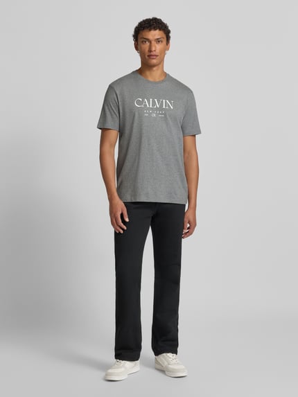 CK Calvin Klein T-Shirt mit Label-Print und Rundhalsausschnitt Mittelgrau Melange 1