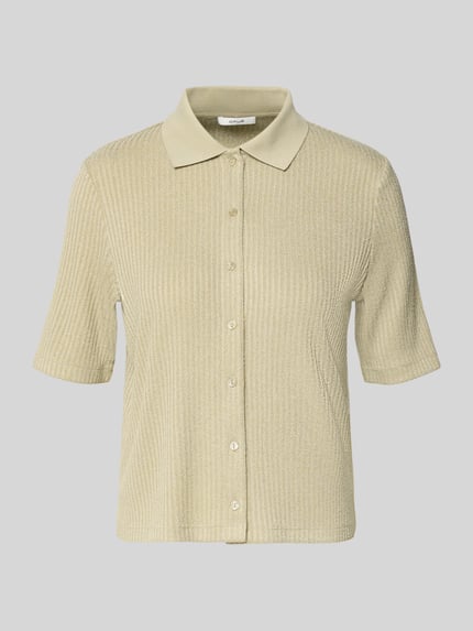 Produktfoto, Regular Fit Poloshirt mit durchgehender Knopfleiste od OPUS, wiskozowa mieszanka ze stretchem, model 'Somelly', kremowy kolor, drobno prążkowana faktura, długość pleców w rozmiarze 36: 54 cm