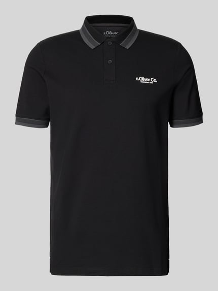 Produktfoto, Regular Fit Poloshirt aus Baumwoll-Mix von s.Oliver RED LABEL, czarna koszulka polo z krótkim rękawem, gładka, z prążkowanym kołnierzykiem i zakończeniami rękawów, z bocznymi rozcięciami, materiały: bawełniany miks, struktura piqué, nadruk z logo na piersi
