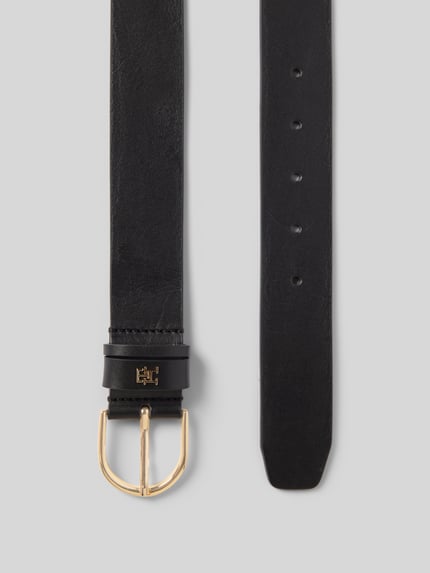 Produktfoto, schwarzer Gürtel aus echtem Rindsleder Modell 'EFFORTLESS 3.0' von Tommy Hilfiger mit goldener Dornschließe und Metall-Logo, Glattleder-Oberfläche