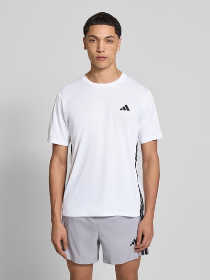 adidas Training t-shirt o kroju regular fit z detalem z logo model 'WE BAS 3S T' Biały 4