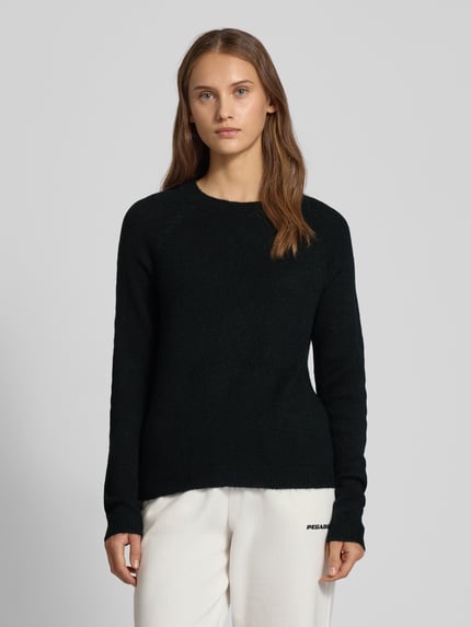PIECES Sweter z dzianiny o kroju regular fit z raglanowymi rękawami model ‘JULIANA’ Czarny 4