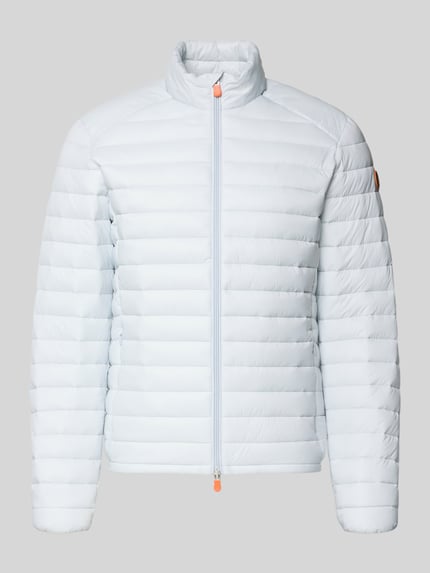 Produktfoto, hellblaue Steppjacke mit Zweiwegereißverschluss Modell 'Alexander' von SAVE THE DUCK, regular Fit, glatte Struktur, seitliche Reißverschlusstaschen