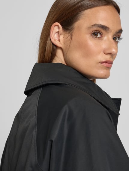 Barbour Płaszcz funkcyjny o kroju regular fit z mieszanki bawełny model „SADIE” Czarny 3