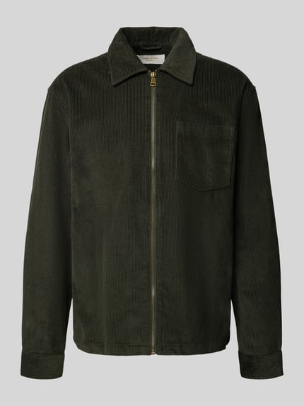 Produktfoto, Blouson mit Brusttasche von JACK & JONES in dunklem Grün, Cord-Struktur, unifarben, Regular Fit, Reißverschluss, Einzelbrusttasche