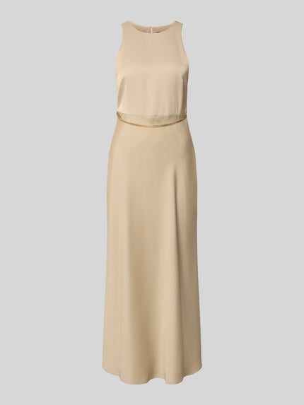 Produktfoto, Maxikleid mit Ketten-Detail von ARMANI EXCHANGE aus beigefarbenem Satin, taillierter Schnitt, Rundhalsausschnitt, glatte Textur.