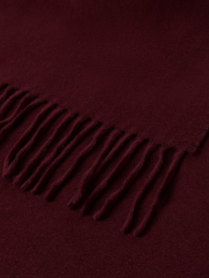Produktfoto, Schal mit Fransen Modell 'Cashmink' von FRAAS, weinrote Strick-Optik, rechteckig, Maße 31 x 168 cm, glatte Textur