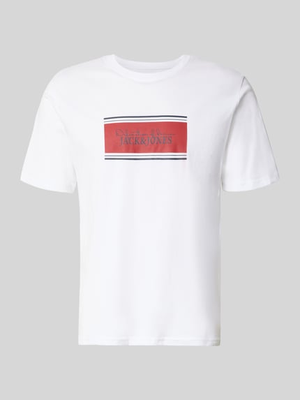Produktfoto, weißes Regular Fit Herren T-Shirt aus Reiner Baumwolle mit Logo-Print, Modell 'Buster' von JACK & JONES, Rückenlänge 71 cm in Größe M.