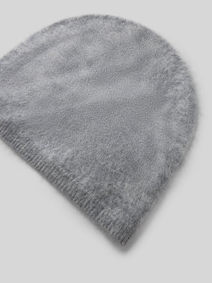 Produktfoto, Beanie aus reinem Kaschmir von Christian Berg Woman in Grau, Strick-Optik mit geripptem Abschluss und Ziernaht, weiche Textur
