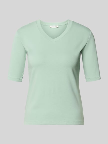 Produktfoto, T-Shirt mit V-Ausschnitt von Christian Berg Woman im zarten Grün, Regular-Fit, Baumwoll-Elasthan-Mix, 1/2-Arm, Größe S, Rückenlänge 55 cm