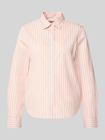 Produktfoto, Regular Fit Bluse mit Label-Stitching Modell 'ONEBUY' von Gant aus reiner Baumwolle, Hemdblusenkragen, Knopfleiste, rosa mit blauen Streifen