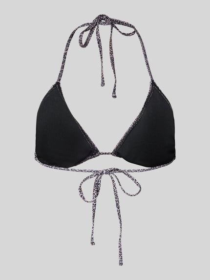 Produktfoto, Bikini-Oberteil mit rückseitiger Schnürung Modell 'BAOMI' von Pieces in Schwarz, Optik: Unifarben, mit Schnürverschluss, Neckholder-Träger, gepolsterte Cups, herausnehmbar