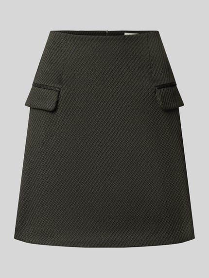 Produktfoto, Minirock mit Viskose-Anteil Modell 'KATE' von ICHI w kolorze czarnym, elastyczna mieszanka materiałów, linia a, efekt prążkowania, zamek błyskawiczny, imitacja kieszeni z patką, szerokość w rozmiarze S: 38 cm, całkowita długość: 49 cm.