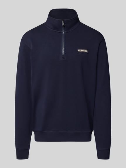 Produktfoto, Relaxed Fit Sweatshirt aus elastischem Baumwoll-Mix von Napapijri in Dunkelblau mit Label-Detail und Troyer-Kragen, glatte Textur