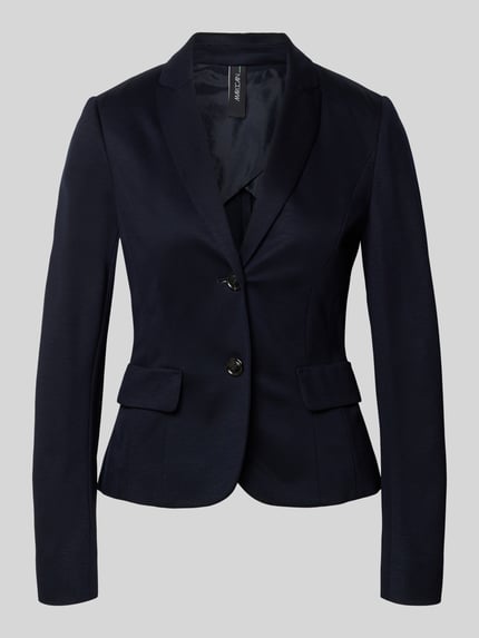 Produktfoto, Slim Fit Blazer aus Viskose-Mix von Marc Cain in Dunkelblau mit Reverskragen, 2-Knopfverschluss und Pattentaschen, Rückenlänge 56 cm, Brustweite 23 cm, Ärmellänge 63 cm, Größe 36, glatte Struktur