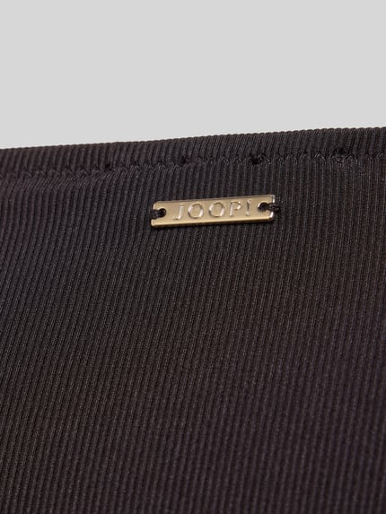 Produktfoto, ciemnoczarna Slim Fit Bikini-Hose mit Logo-Detail Modell 'Costillas' von JOOP! Collection, drobna prążkowana tekstura, elastyczny materiał