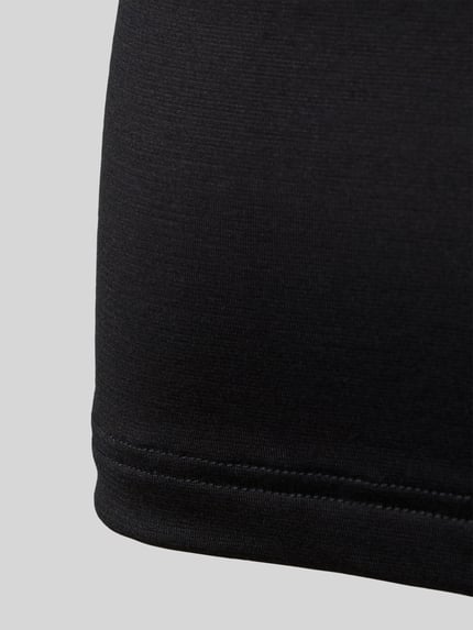 Produktfoto, schwarzes Muskelshirt aus Modal-Mix mit Rundhalsausschnitt von Mey, glatte Struktur, dezente Naht, Slim Fit, Stretch-Anteil.