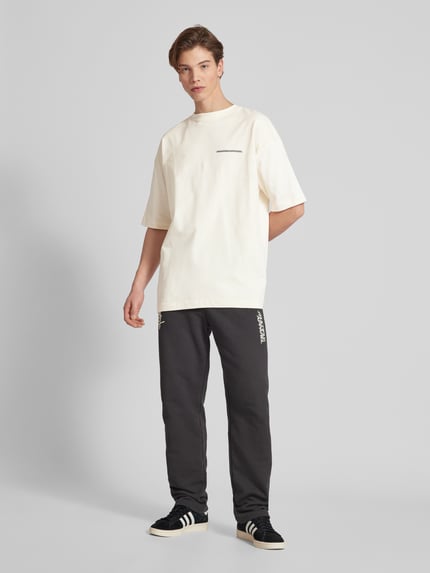 Multiply Apparel Oversized T-Shirt mit Rundhalsausschnitt Offwhite 1