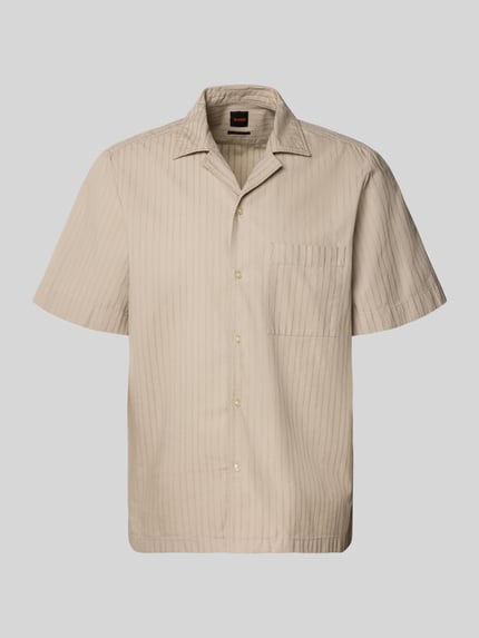 Produktfoto, Regular Fit Freizeithemd aus reiner Baumwolle Modell 'RAYER_M' von BOSS Orange, beige, gestreift, kurzarm, Resortkragen, Twill-Struktur