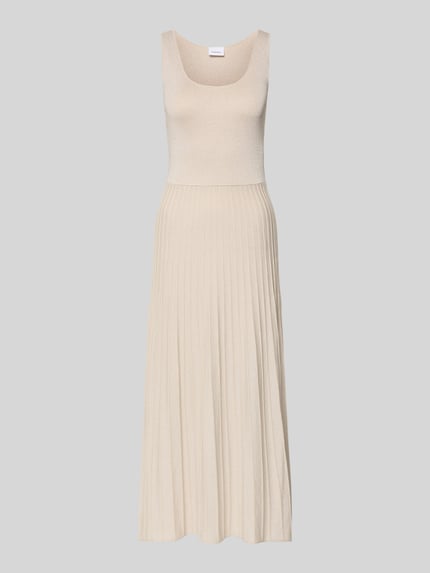 Productfoto, Midikleid aus Viskose-Mix mit Plisseefalten van comma in beige met ronde hals, getailleerde fit, plissérok, zachte textuur.
