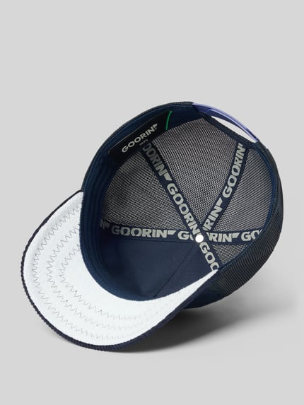 Produktfoto, Trucker Cap mit Stitching Modell 'Shadow Remix' von GOORIN BROS., mieszanka materiałów z mieszanką bawełny, haft, regulowana długość, wzmocniony daszek, kolor granatowy, tekstury siateczkowe