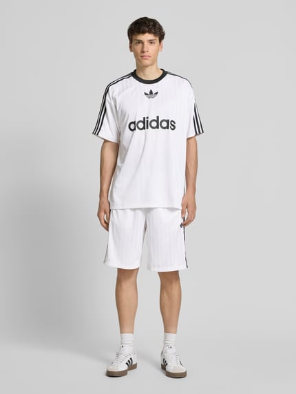 adidas Originals Szorty z wyhaftowanym logo i wpuszczanymi kieszeniami Biały 1