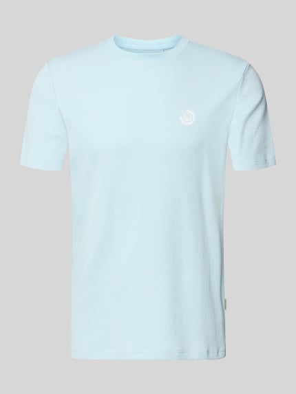 Produktfoto, Regular Fit T-shirt met structuurpatroon Model 'Kaito' van Blend in lichtblauw, puur katoen, ronde hals, logodetail, ruglengte maat M 71 cm