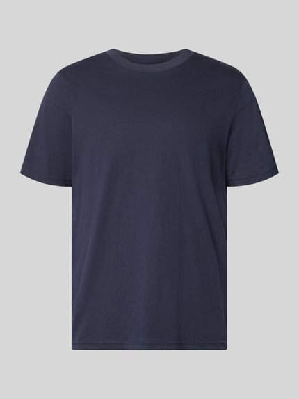 Produktfoto, Regular Fit T-Shirt mit Rundhalsausschnitt von MCNEAL aus reiner Baumwolle in Dunkelblau, glatte Textur, Rückenlänge 67 cm