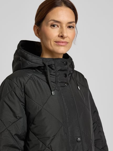 VERO MODA Verkürzter Steppmantel mit Kapuze Modell 'MILLIE TESSA' Black 3