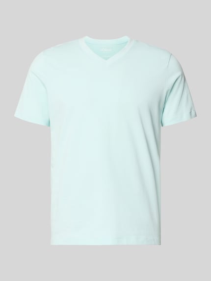 Produktfoto, Regular Fit T-Shirt aus reiner Baumwolle von s.Oliver RED LABEL in Hellblau mit glatter Oberfläche vor grauem Hintergrund