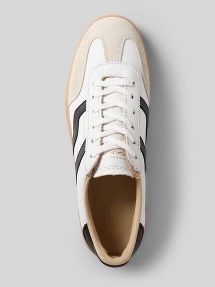 Produktfoto, Sneaker aus echtem Leder Modell 'Cuzima' von Gant, weiß mit schwarzen Details, abgerundete Passform, Logo-Detail, glatte Sohle, Damen Sneaker, Schnürverschluss, Absatzhöhe 3 cm, Schafthöhe 7 cm, Schaftweite 9 cm