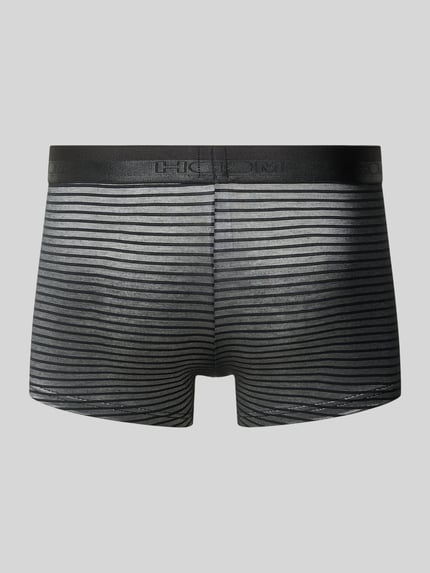 Produktfoto, Trunks mit elastischem Bund von HOM aus Baumwoll-Elasthan-Mix, körpernahe Passform, Allover-Look, schwarze und graue Streifen, glatte Textur