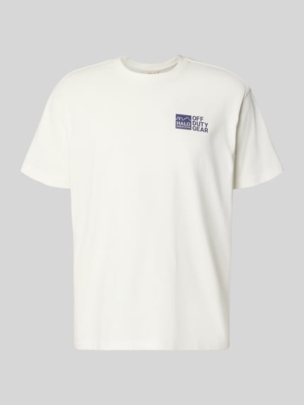 Produktfoto, T-Shirt mit Label-Print von HALO, biały, krój regular fit, bawełna, okrągły dekolt, długość tyłu w rozmiarze M: 75 cm