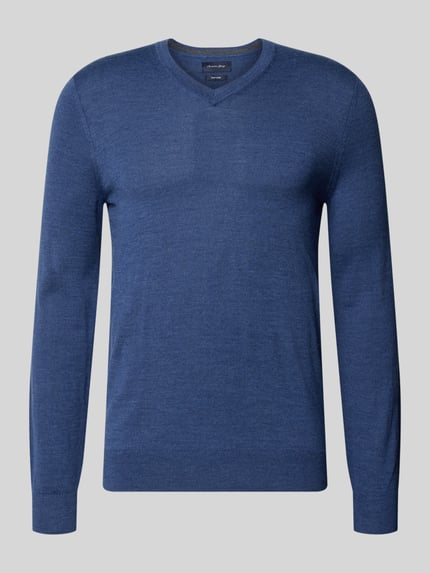 Produktfoto, Strickpullover aus Woll-Mix mit V-Ausschnitt von Christian Berg Men in Blau, Regular Fit, gerippte Abschlüsse, glatte Textur.