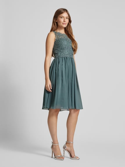 Mascara Brautkleid mit floraler Spitze Gruen 1