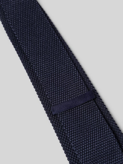 Produktfoto, dunkelblaue Krawatte aus reiner Seide Modell '7,5 cm' von OLYMP, feine Webstruktur, Herren Krawatte von OLYMP