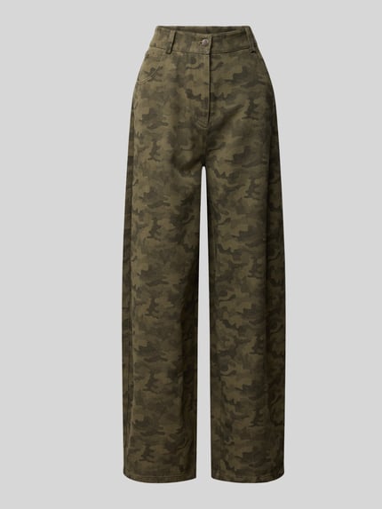 Produktfoto, Jeans mit Camouflage-Muster Modell 'Haven' von Neo Noir im Relaxed Fit, Baumwoll-Viskose-Mix, grün-braune Tarnfarben, strukturierte Oberfläche, Damengröße 36.