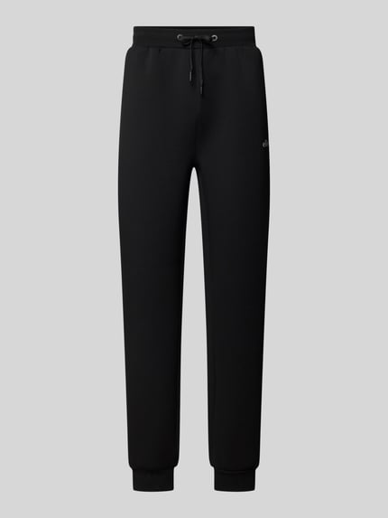 Productfoto, Sweatpants met logo model 'SIRTORI' van Ellesse, zwarte kleur, regular fit, elastische taille, viscosemix, recht van voren.