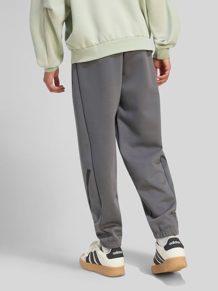 adidas Sportswear Regular Fit Sweathose mit Baumwoll-Anteil Anthrazit 5