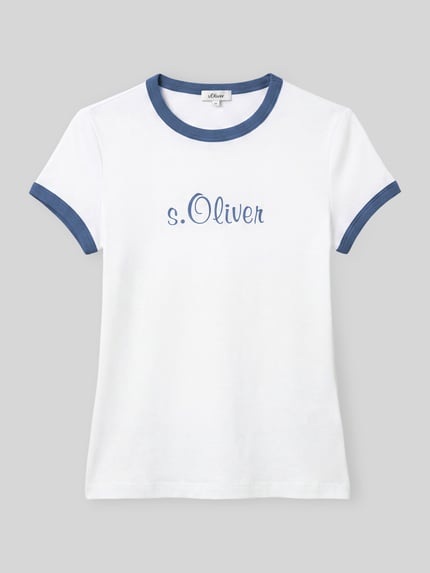 Produktfoto, biały t-shirt Regular Fit T-Shirt aus reiner Baumwolle - s.Oliver x Heidi Klum od s.Oliver RED LABEL, granatowe lamówki, gładka tekstura