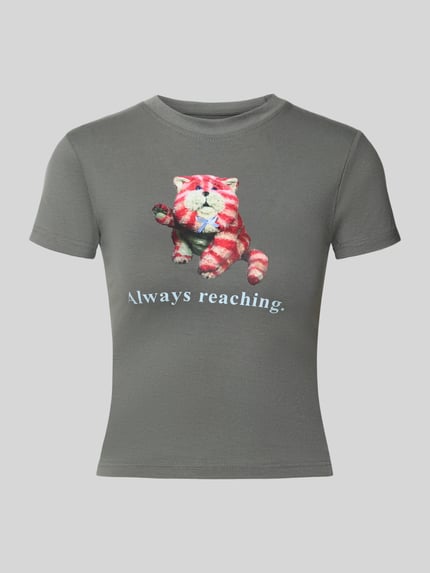 Produktfoto, Slim Fit T-Shirt mit Motiv-Print von DAISY STREET, grau, bunte Katze und Schriftzug, Rundhalsausschnitt, elastischer Baumwoll-Mix, kurzärmelig, Rückenlänge bei Größe S 46 cm