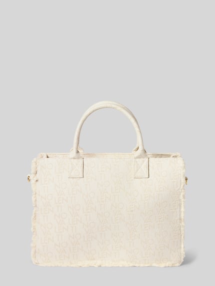 Produktfoto, Handtasche mit Label-Stitchings Modell 'SHYLA' van VALENTINO BAGS in crèmekleurig textiel met franjes, hoofdvak met ritssluiting, korte hengsels, verstelbare schouderband, ritszak binnenin, breedte maat 1: 41 cm, lengte: 31 cm, diepte: 17 cm, schouderbandlengte: 110 cm.