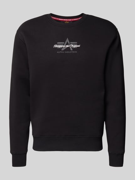Produktfoto, Regular Fit Sweatshirt aus Baumwoll-Mix mit Label-Detail von Alpha Industries, schwarze Farbe, elastische Abschlüsse, Rückenlänge 66 cm bei Größe M