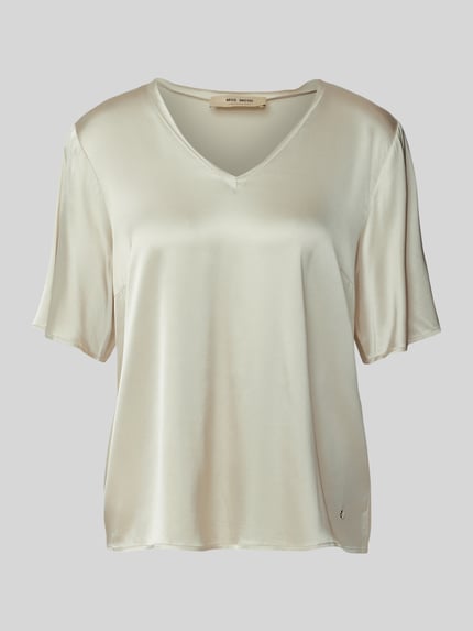Bluzka o kroju regular fit z dekoltem w serek model ‘EVIE’ Shop The Look MANNEQUINE