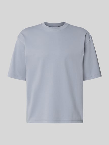 Produktfoto, hellblaues Relaxed Fit T-Shirt aus reiner Bio-Baumwolle mit Rundhalsausschnitt von JAKE*S STUDIO MEN, glatte Textur