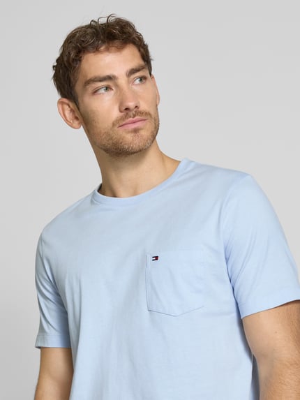 Tommy Hilfiger T-shirt o kroju regular fit z czystej bawełny Jasnoniebieski 3