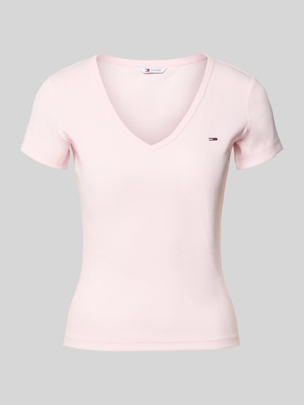 Produktfoto, Slim Fit T-Shirt aus Baumwoll-Mix von Tommy Jeans, jasnoróżowy, jednolity kolor, logo na piersi, cienki prążkowany materiał